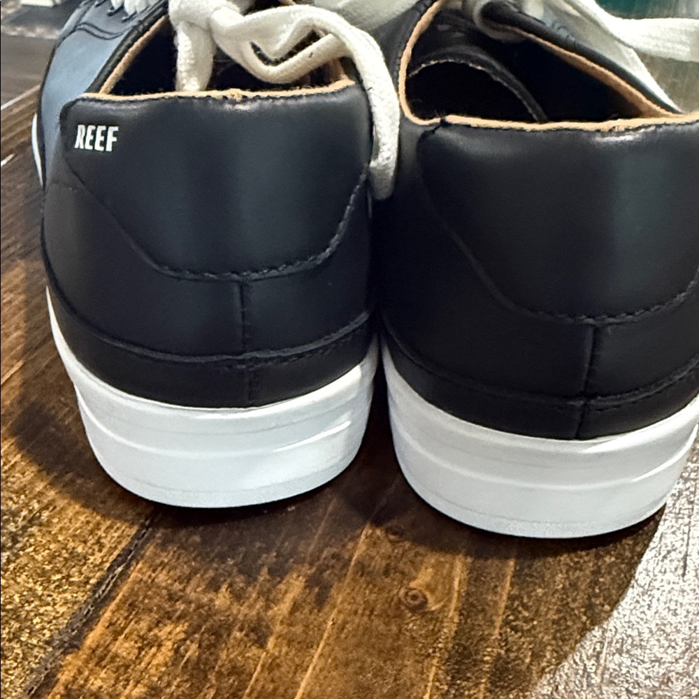 Reef Black faux leather Sneakers sz9 - Picture 3 of 6
